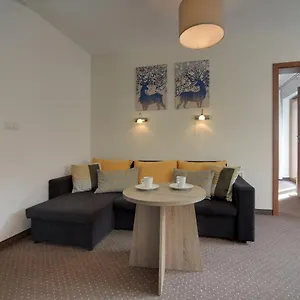 Bezowy I Nowoczesny Sun Seasons 24 W Szklarskiej Porebie By Renters Polska